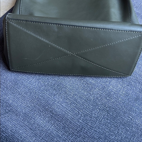 Like New! Rag and Bone Leather Passenger Tote - Picture 9 of 12